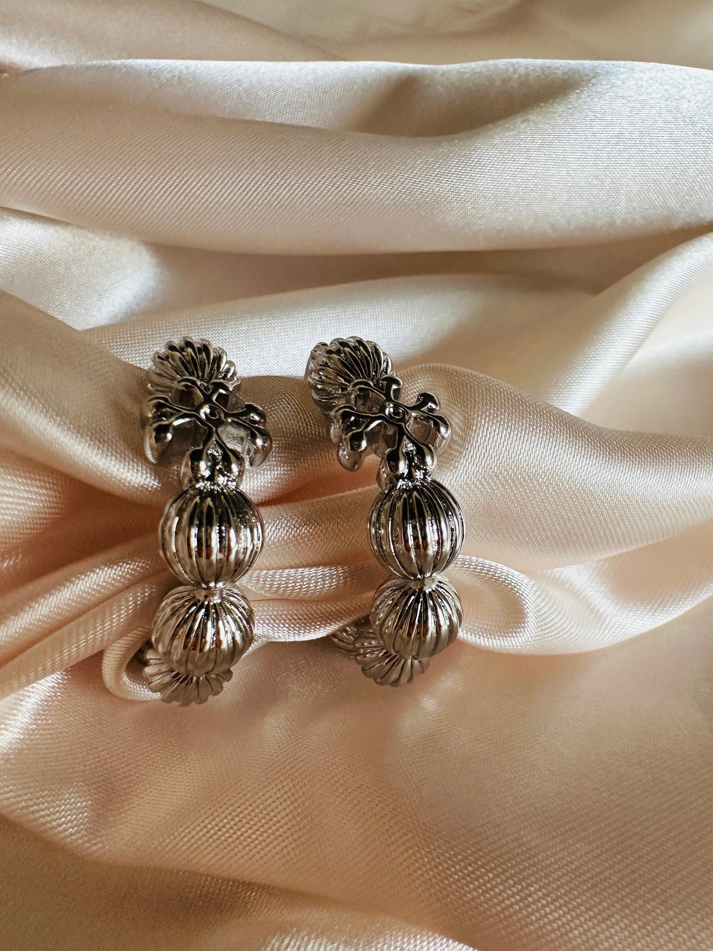 Lydia Thick Hoop EarringsUnique