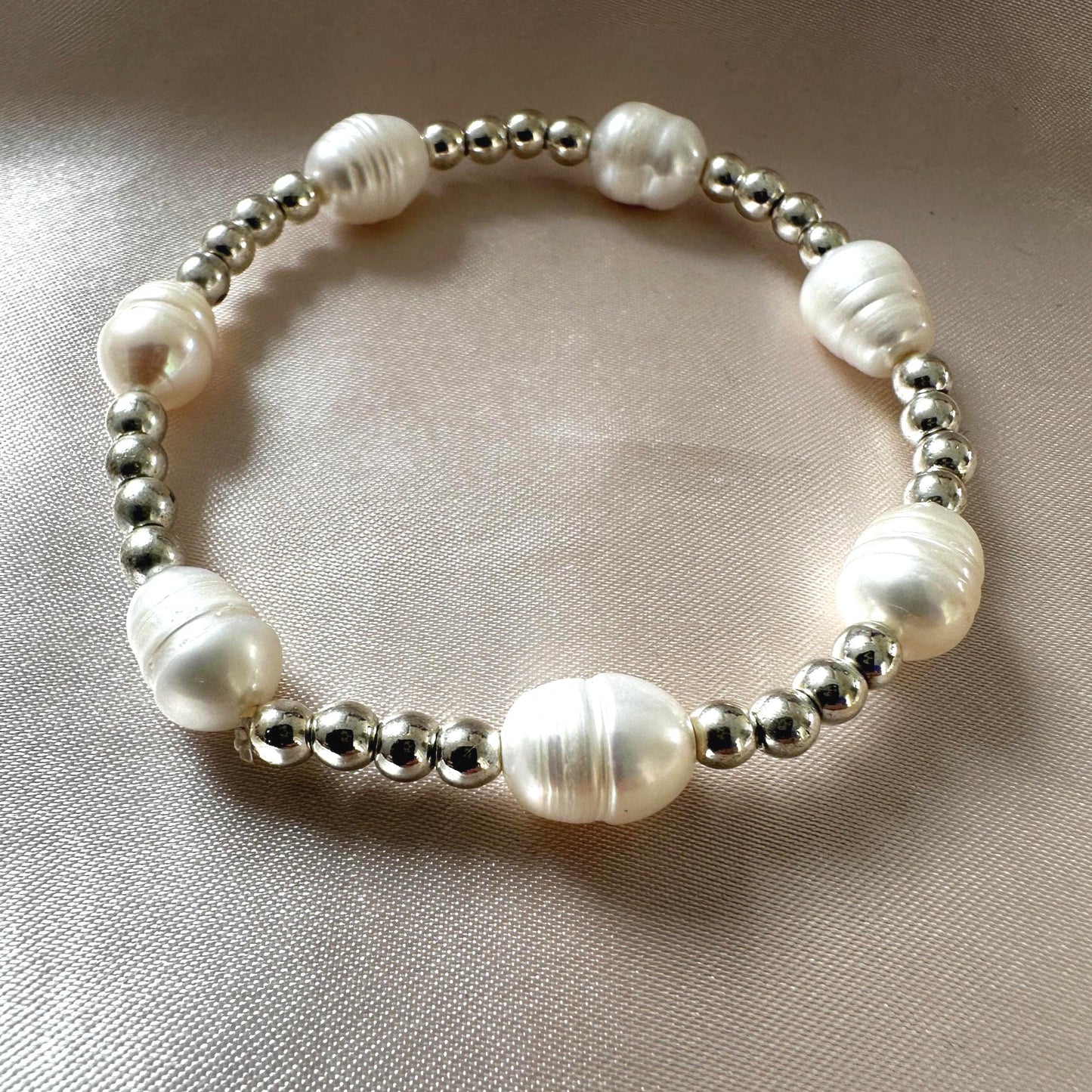 Natural Hematite and Pearl Bracelet – Delicate Handmade Jewelry for Women