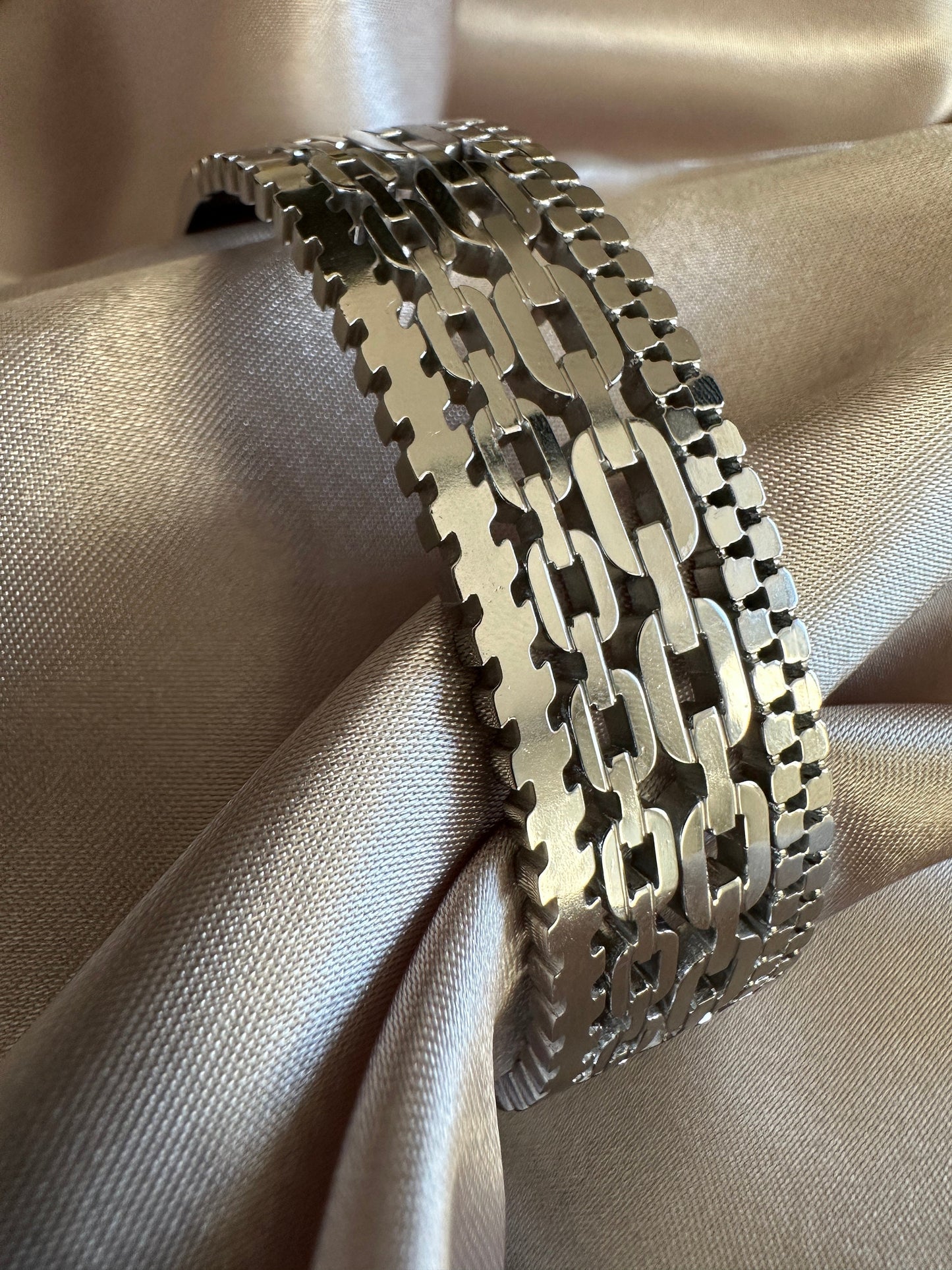 Stainless Steel Chain Bangle: Tarnishproof Silver Bracelet