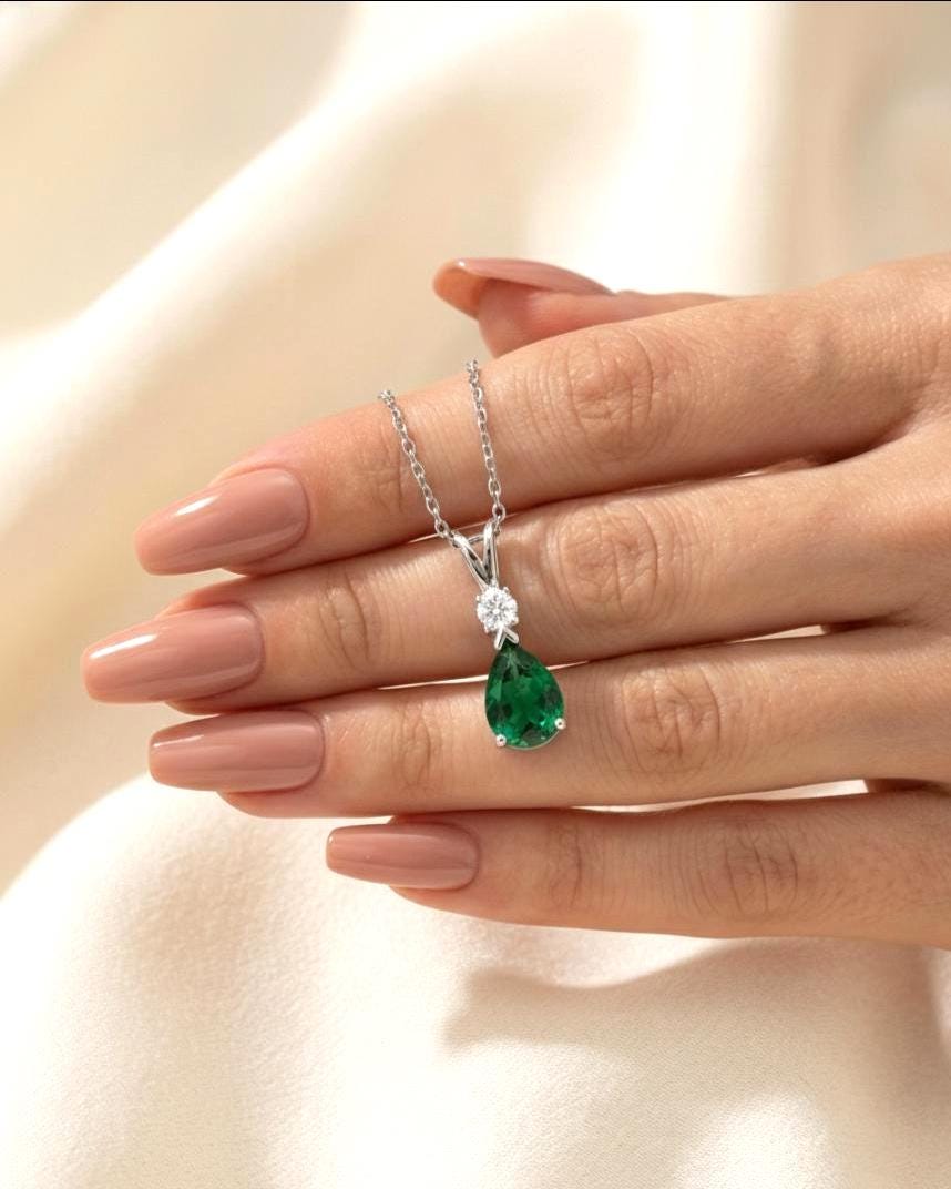 Emerald Minimalist Necklace - May Birthstone Pendant - Dainty Jewelry -925 Sterling Silver