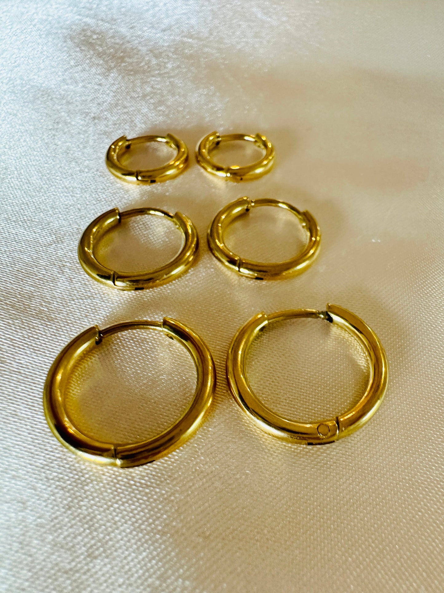 Minimalist Gold Hoop Earrings: 18K Plated Steel, Hypoallergenic