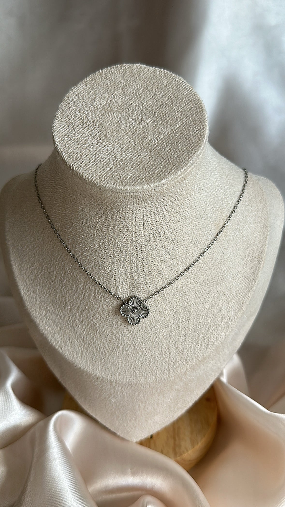 Delicia Four Leaf Clover Necklace Silver