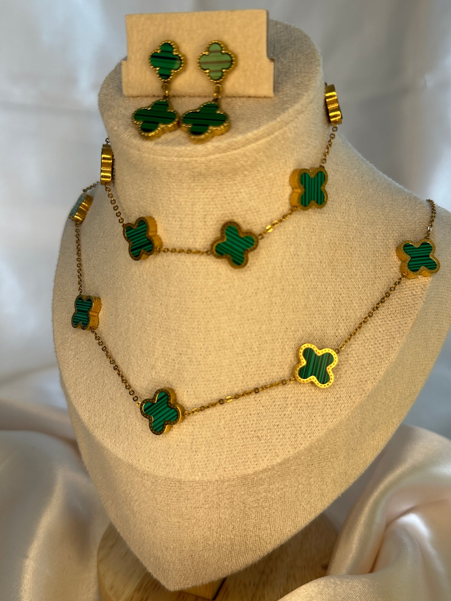 Basilia Four Leaf Clover Necklace Set Emerald