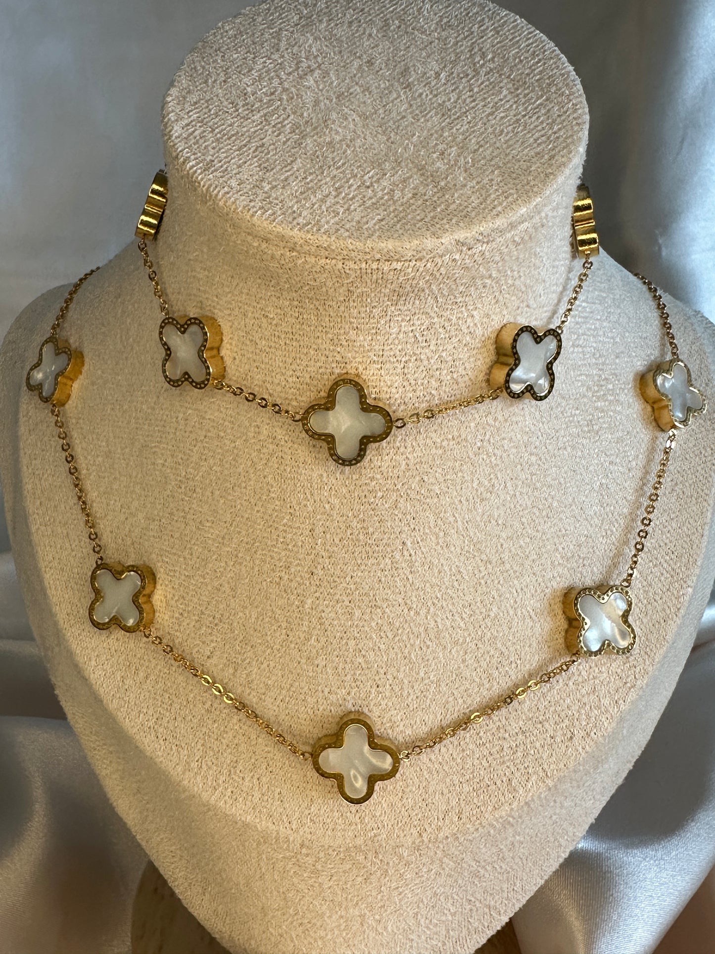 Cassia Four Leaf Clover Necklace Set Pearl