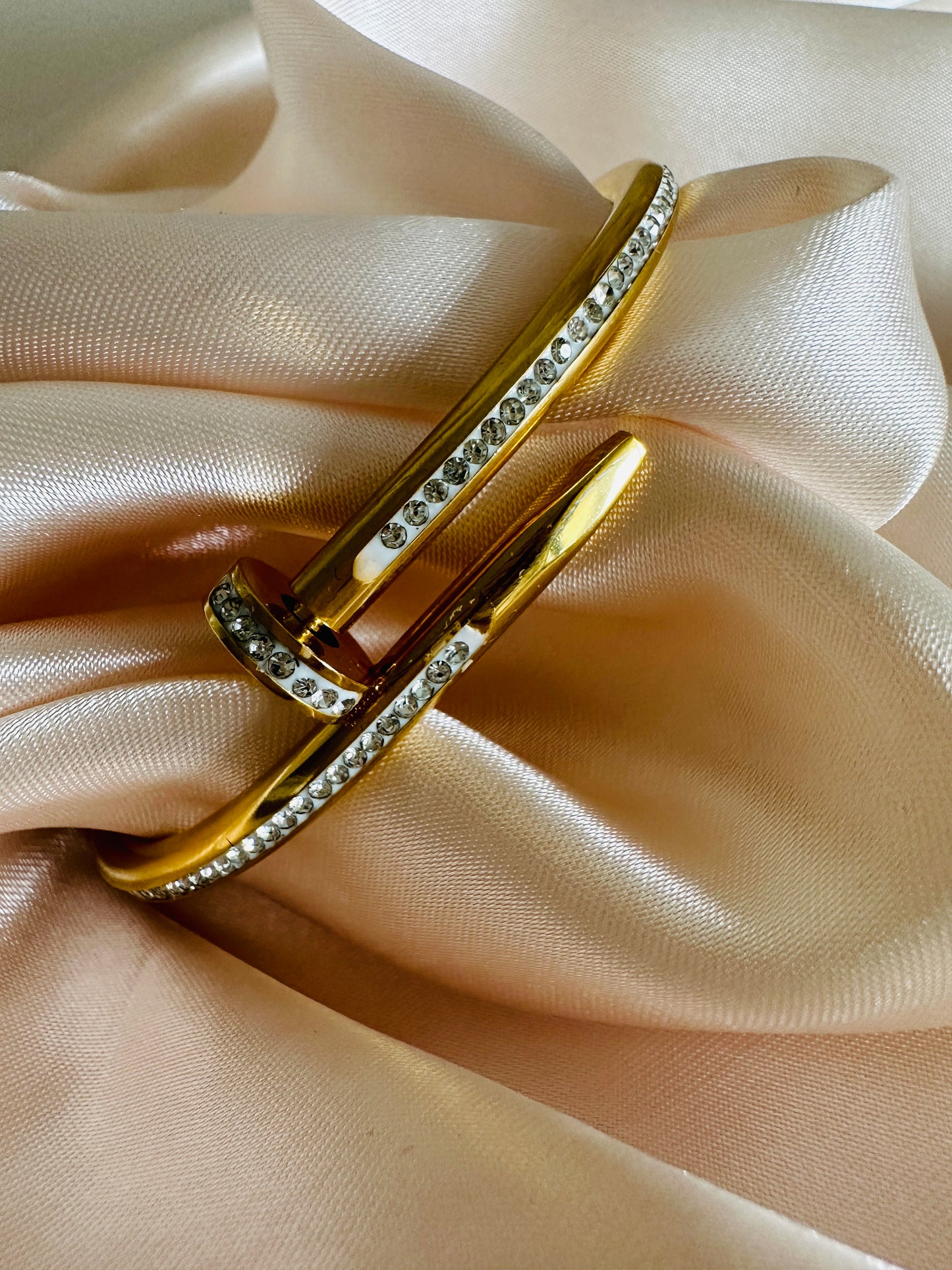 Alden 18K Gold Bangle