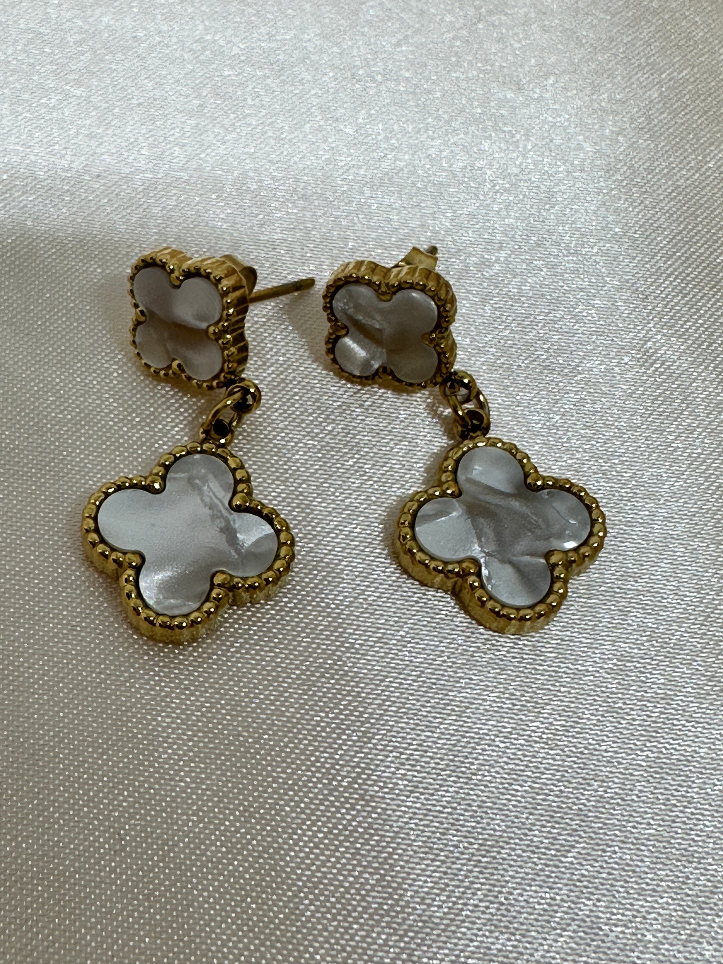 Four Leaf Clover Earrings Pearl