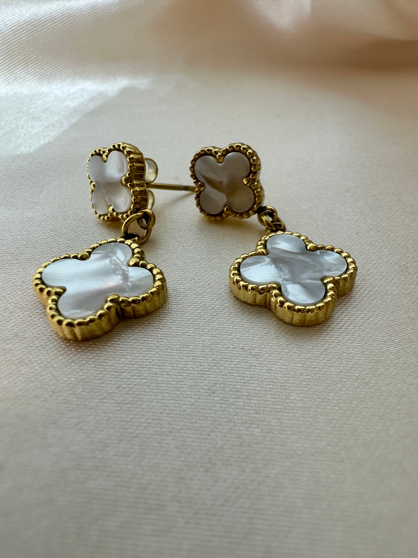 Four Leaf Clover Earrings Pearl