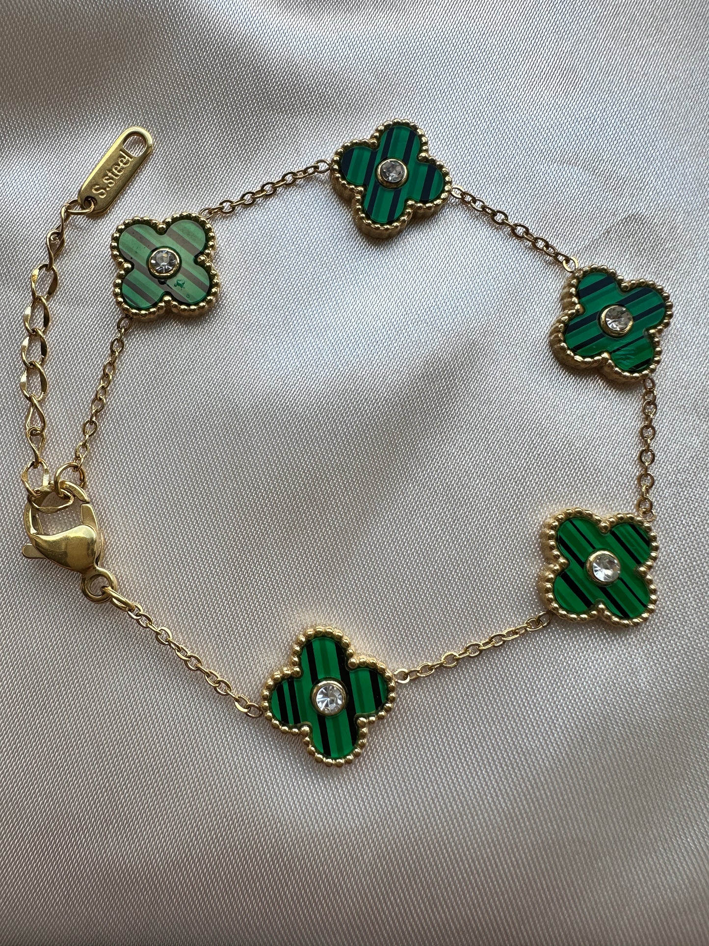 Dainty Four Leaf Clover Bracelet Emerald