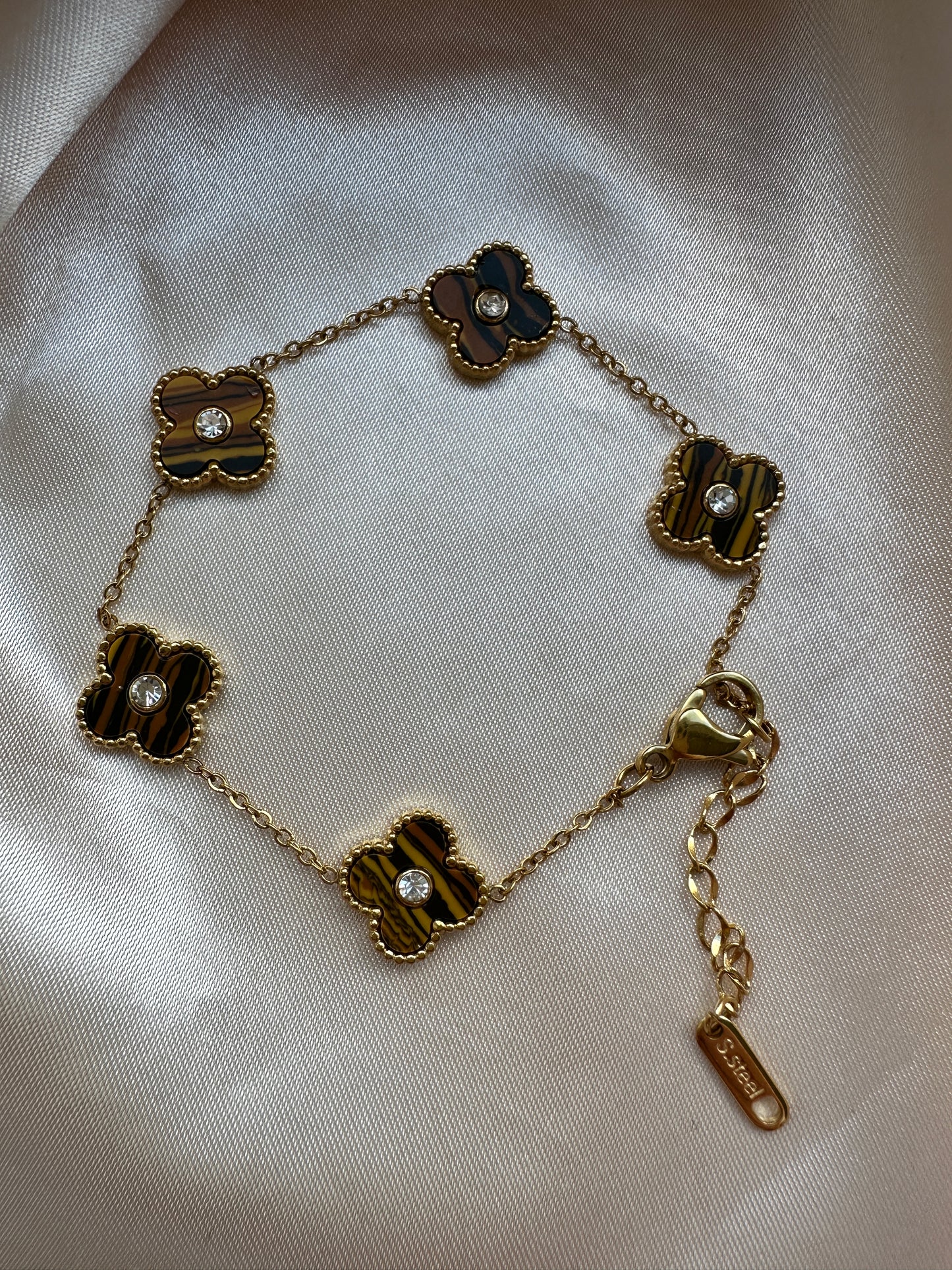 Dainty Four Leaf Clover Bracelet Brown