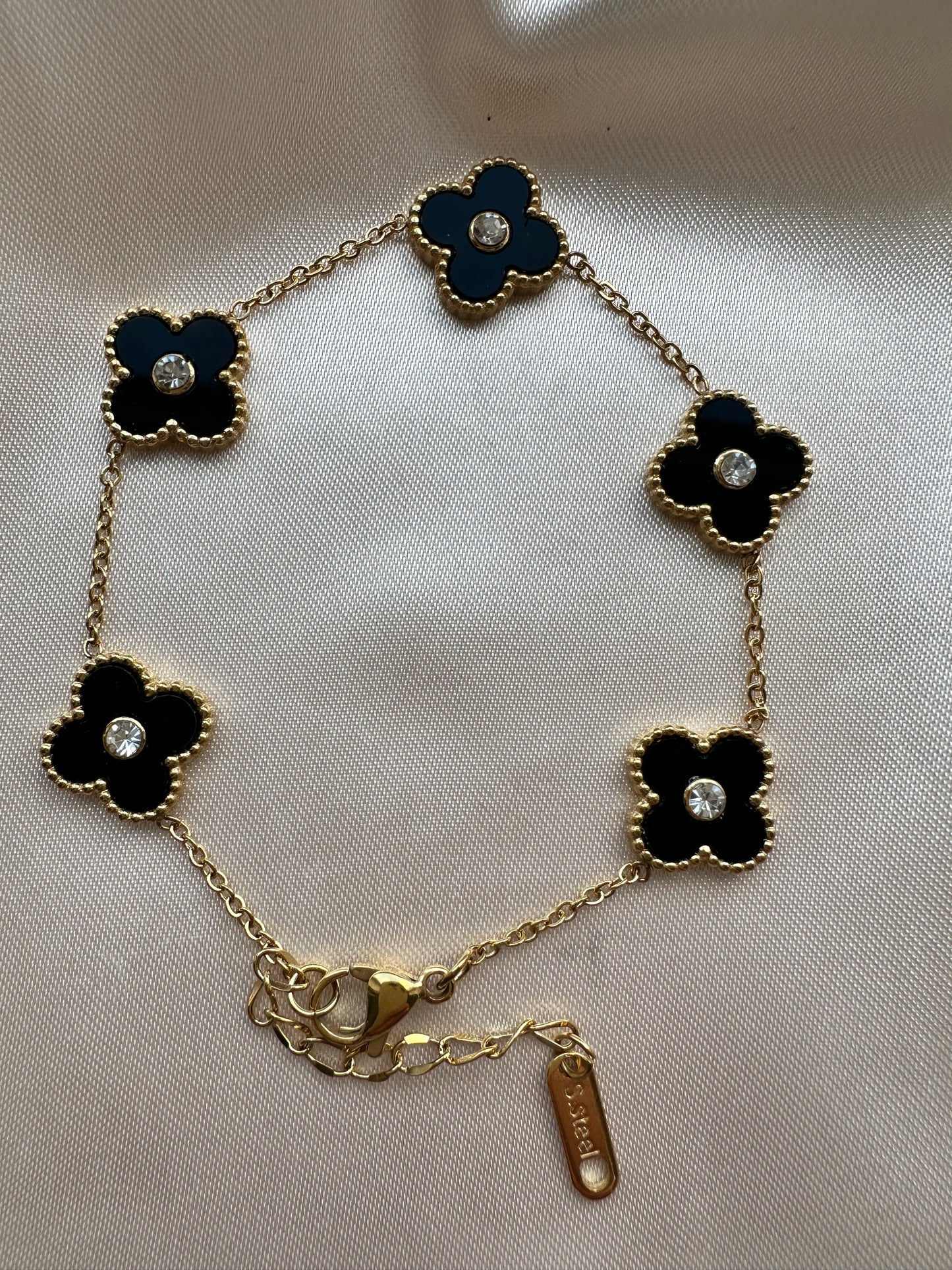 Dainty Four Leaf Clover Bracelet Black