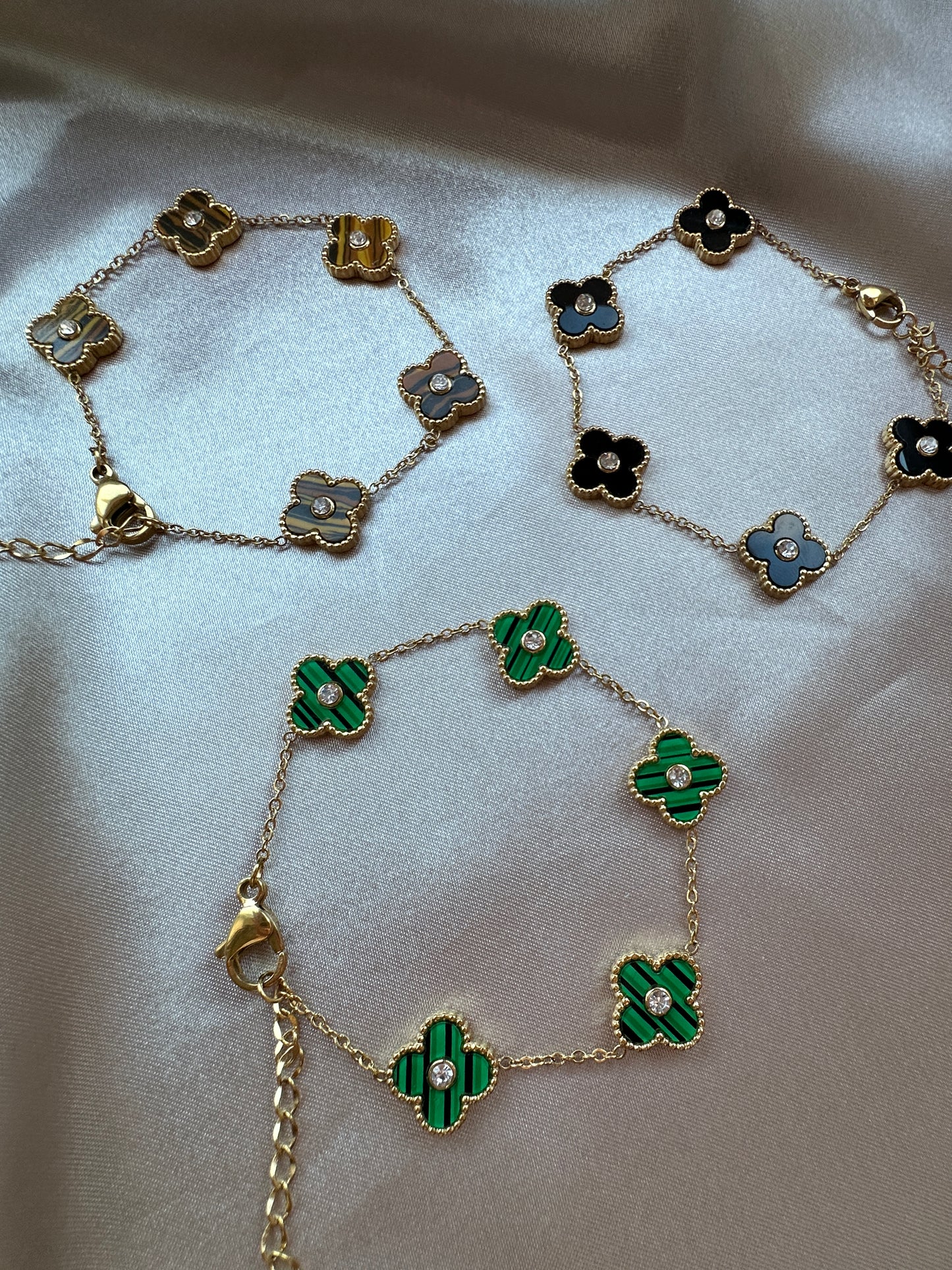 Dainty Four Leaf Clover Bracelet Emerald