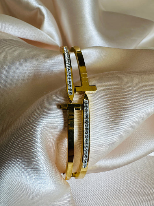 Dorothy 18K Gold Bangle