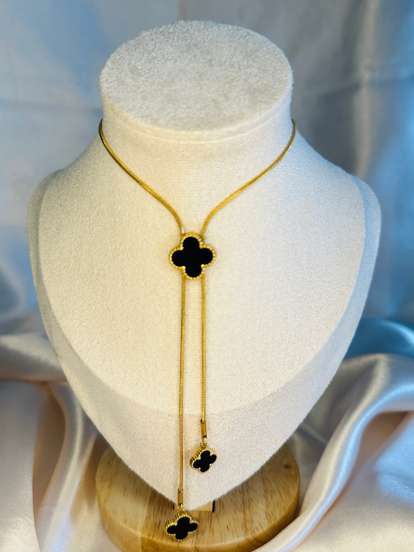 Vita Four Leaf Clover Necklace Black