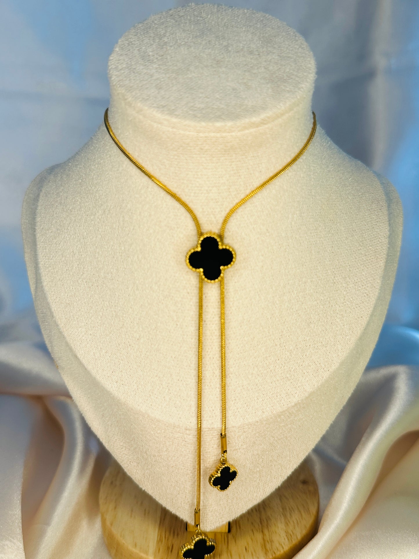 Vita Four Leaf Clover Necklace Black