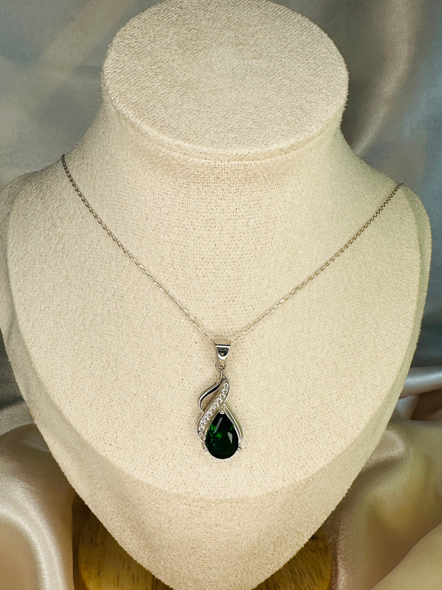 Emma Emerald Teardrop Necklace