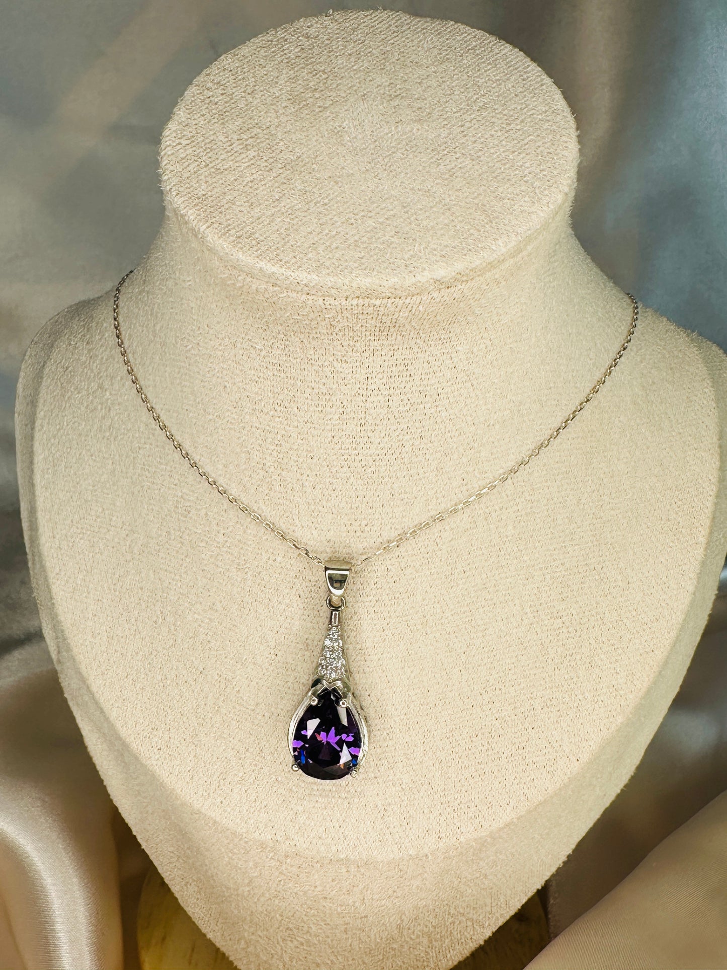 Quinn Amethyst Teardrop Necklace