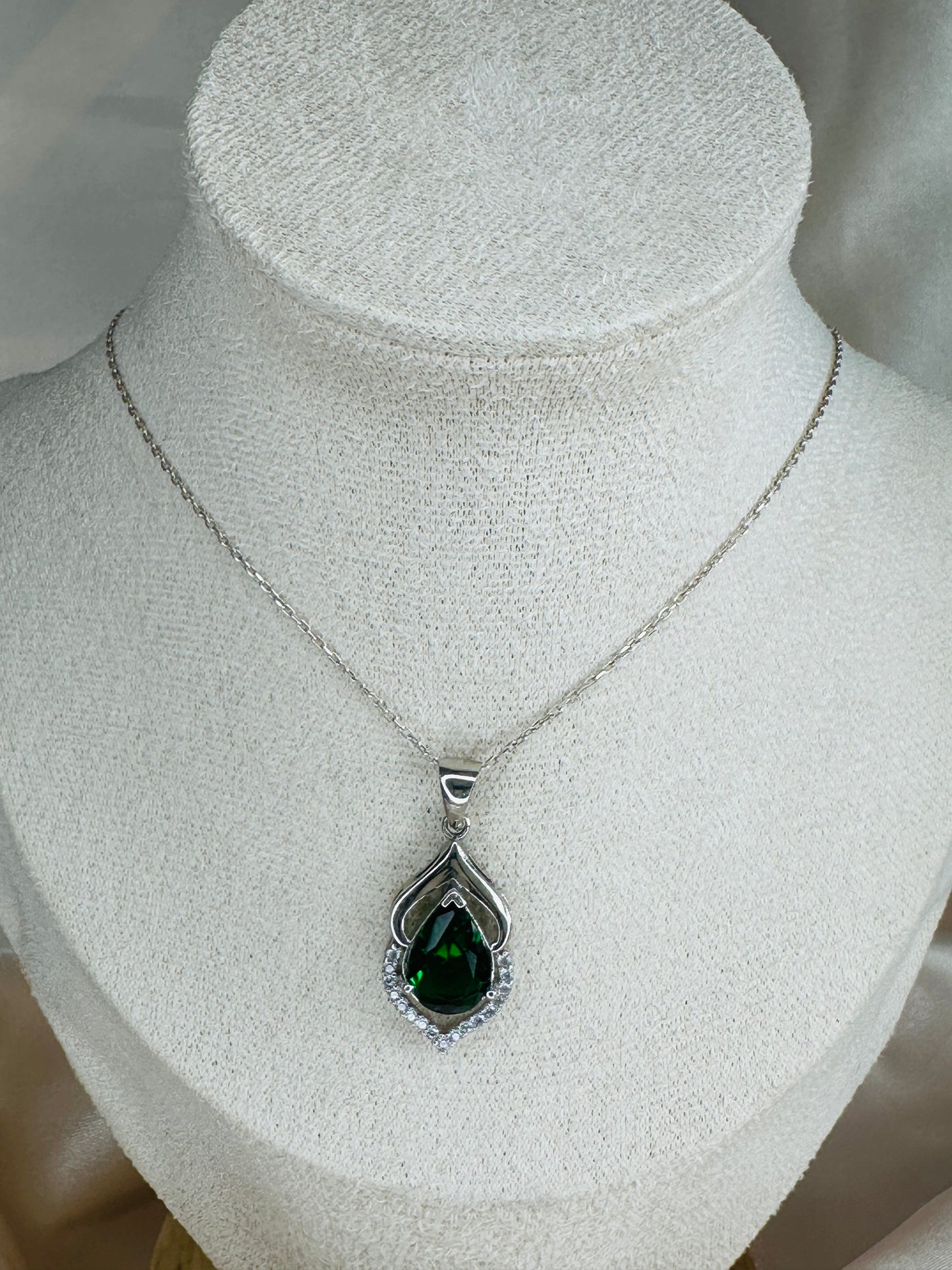 Levina Emerald Teardrop Necklace