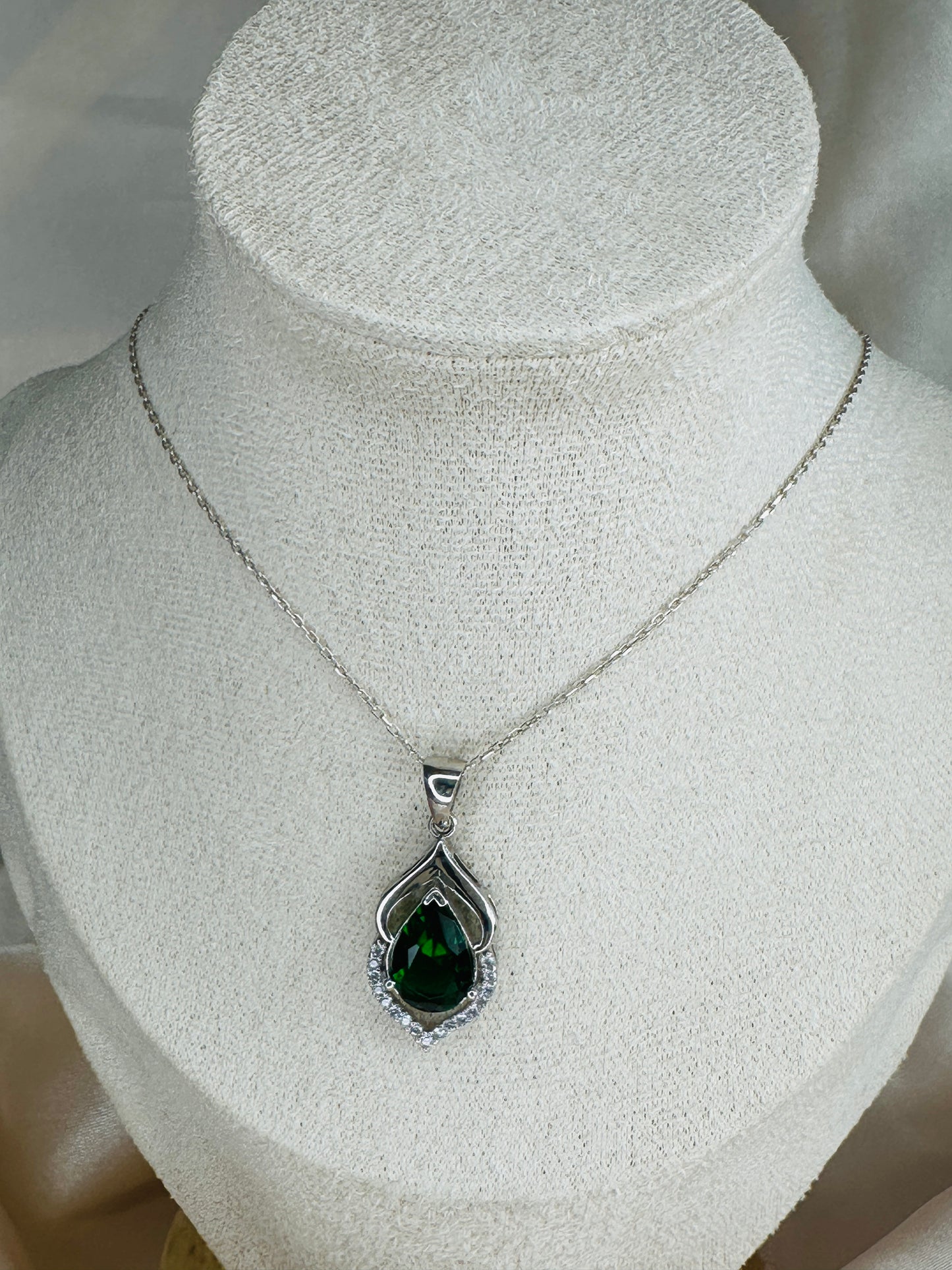 Levina Emerald Teardrop Necklace