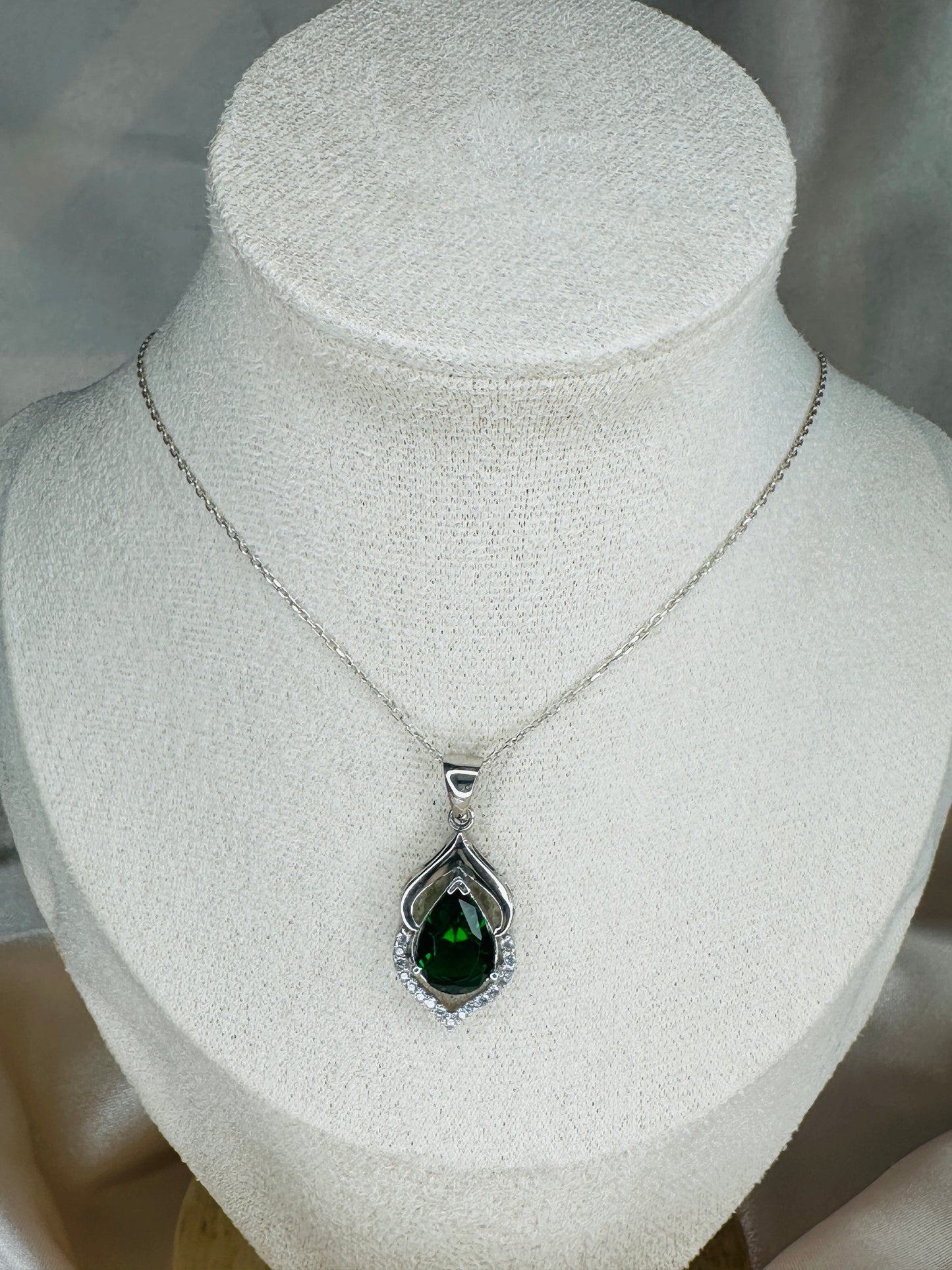 Levina Emerald Teardrop Necklace