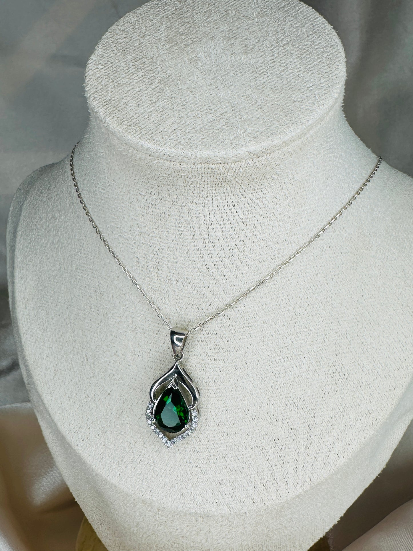 Levina Emerald Teardrop Necklace