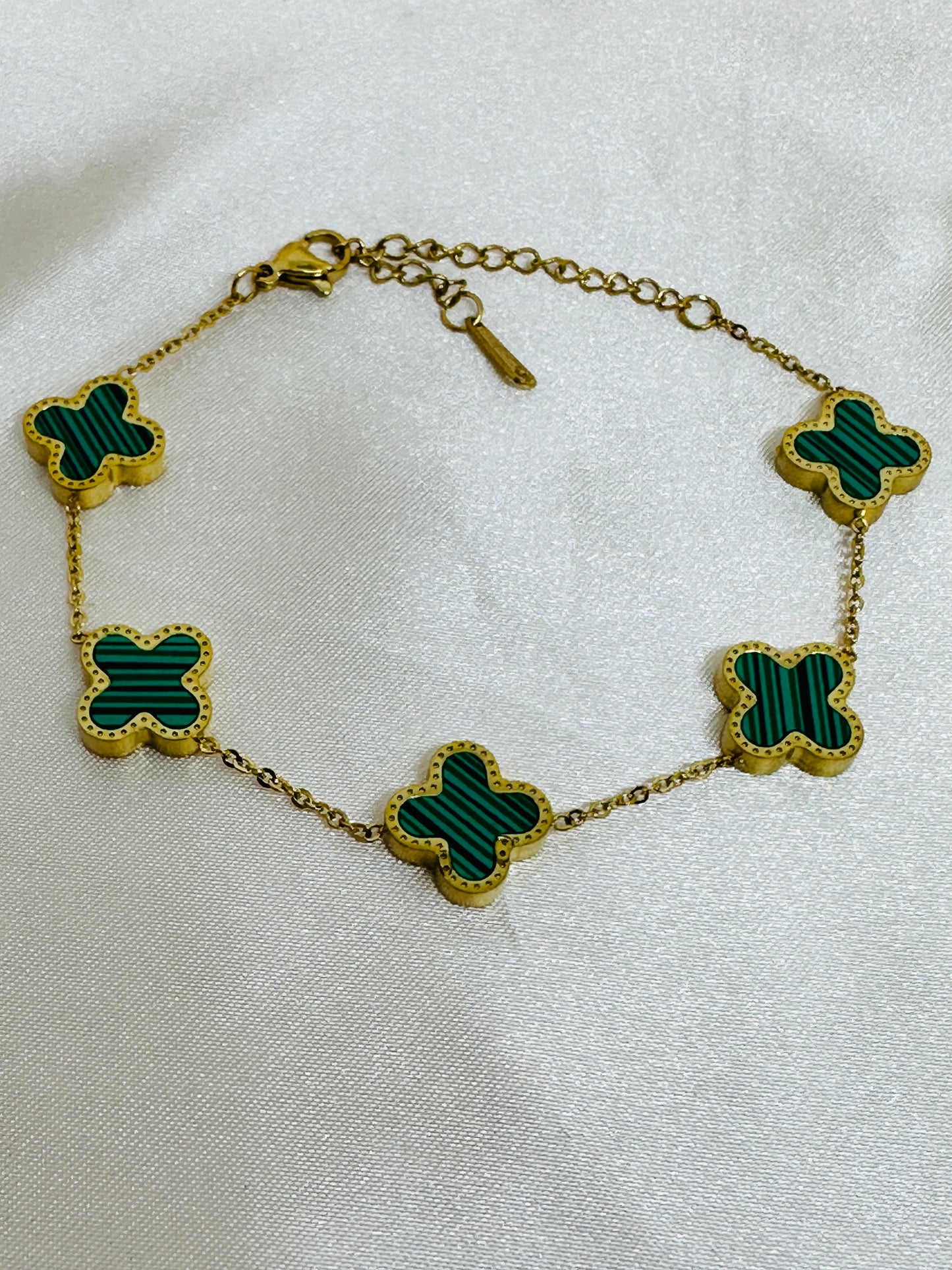 Four Leaf Clover Bracelet Emerald