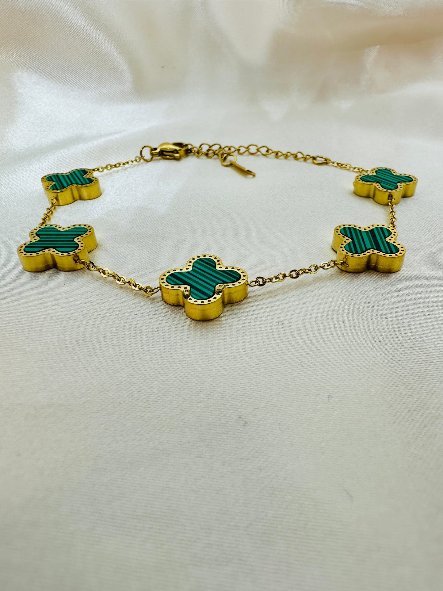 Four Leaf Clover Bracelet Emerald