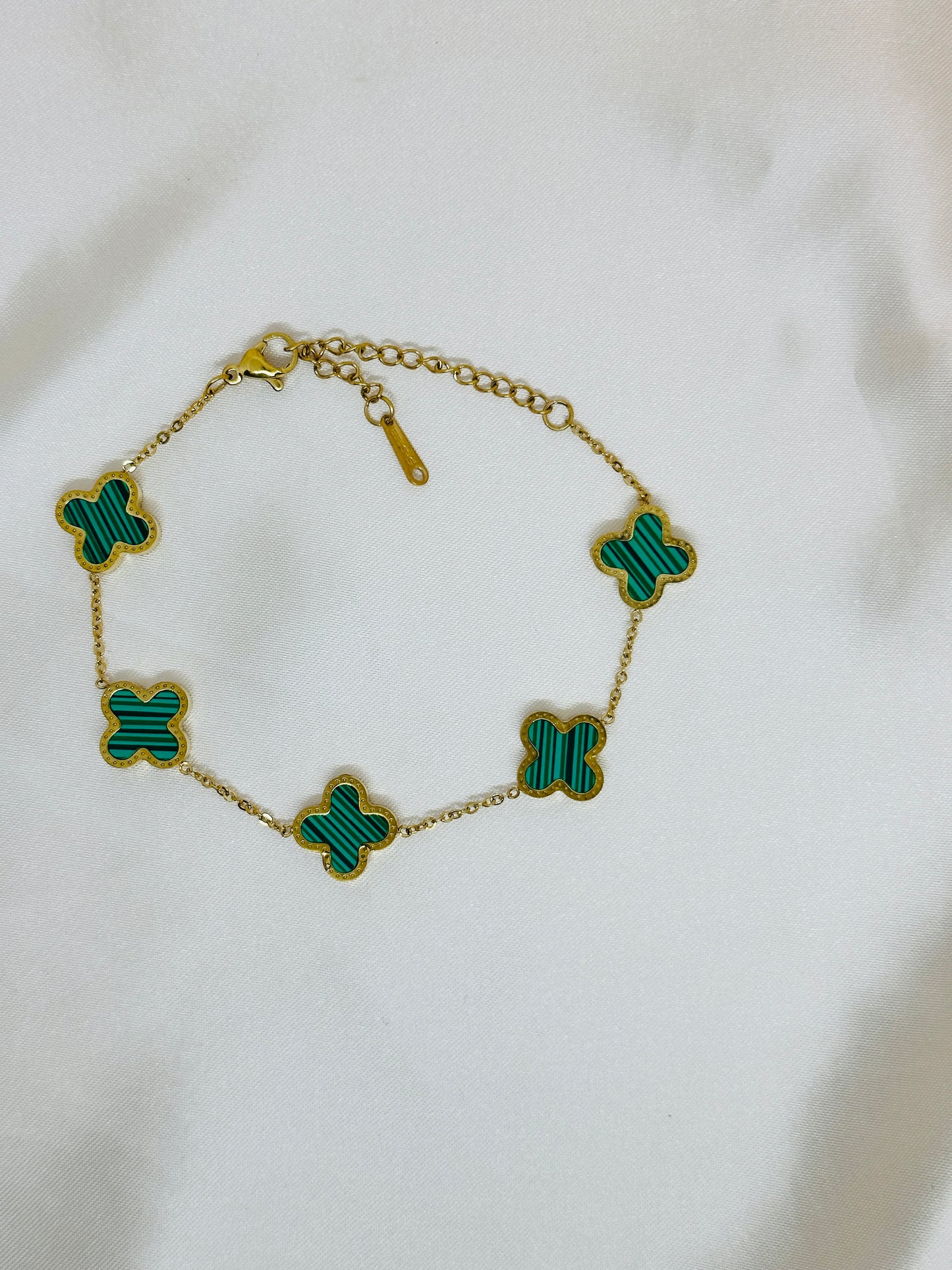 Four Leaf Clover Bracelet Emerald