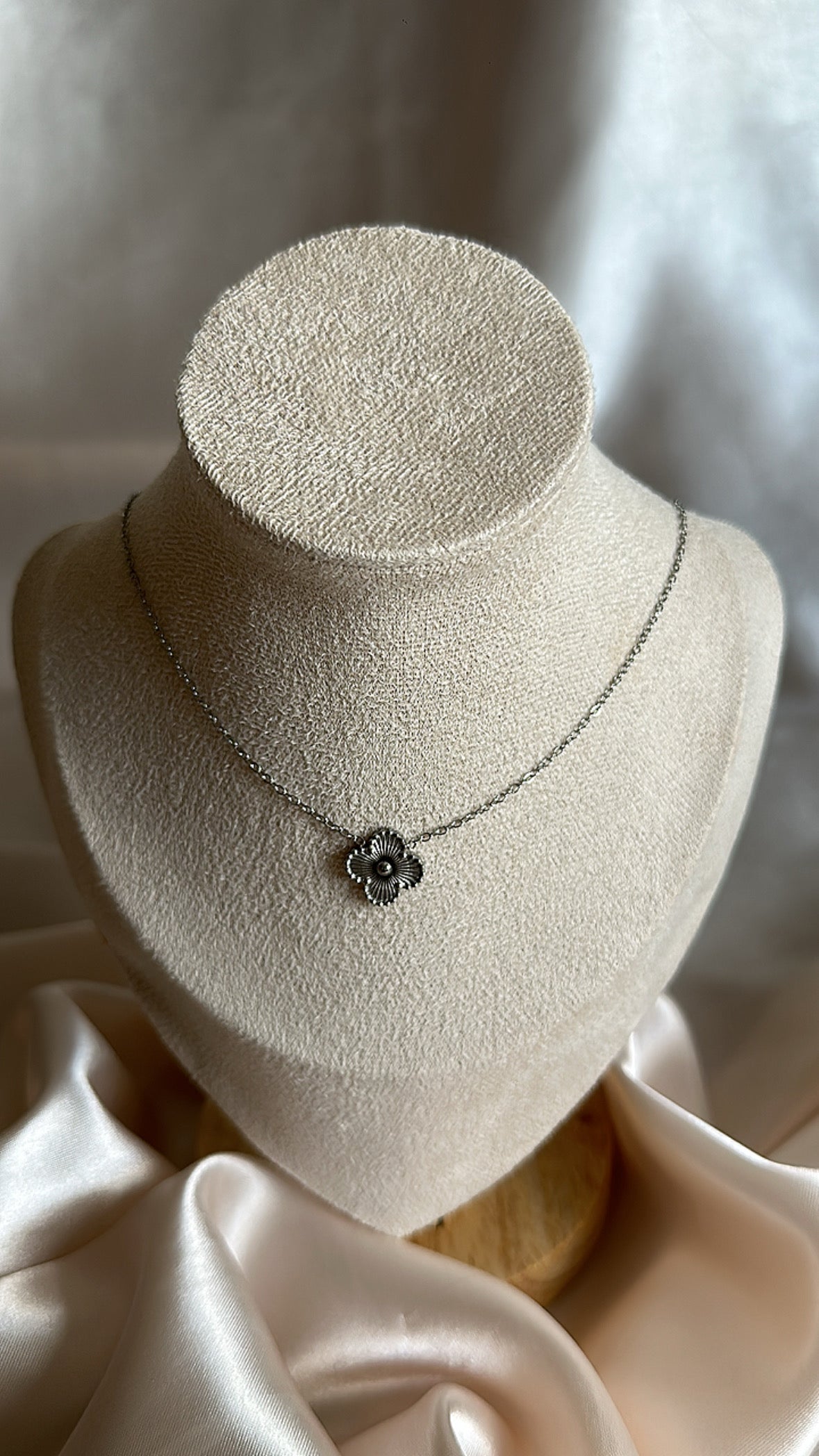 Delicia Four Leaf Clover Necklace Silver