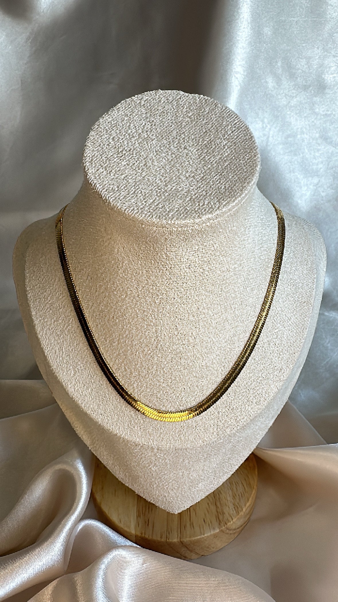 Herringbone Necklace Gold