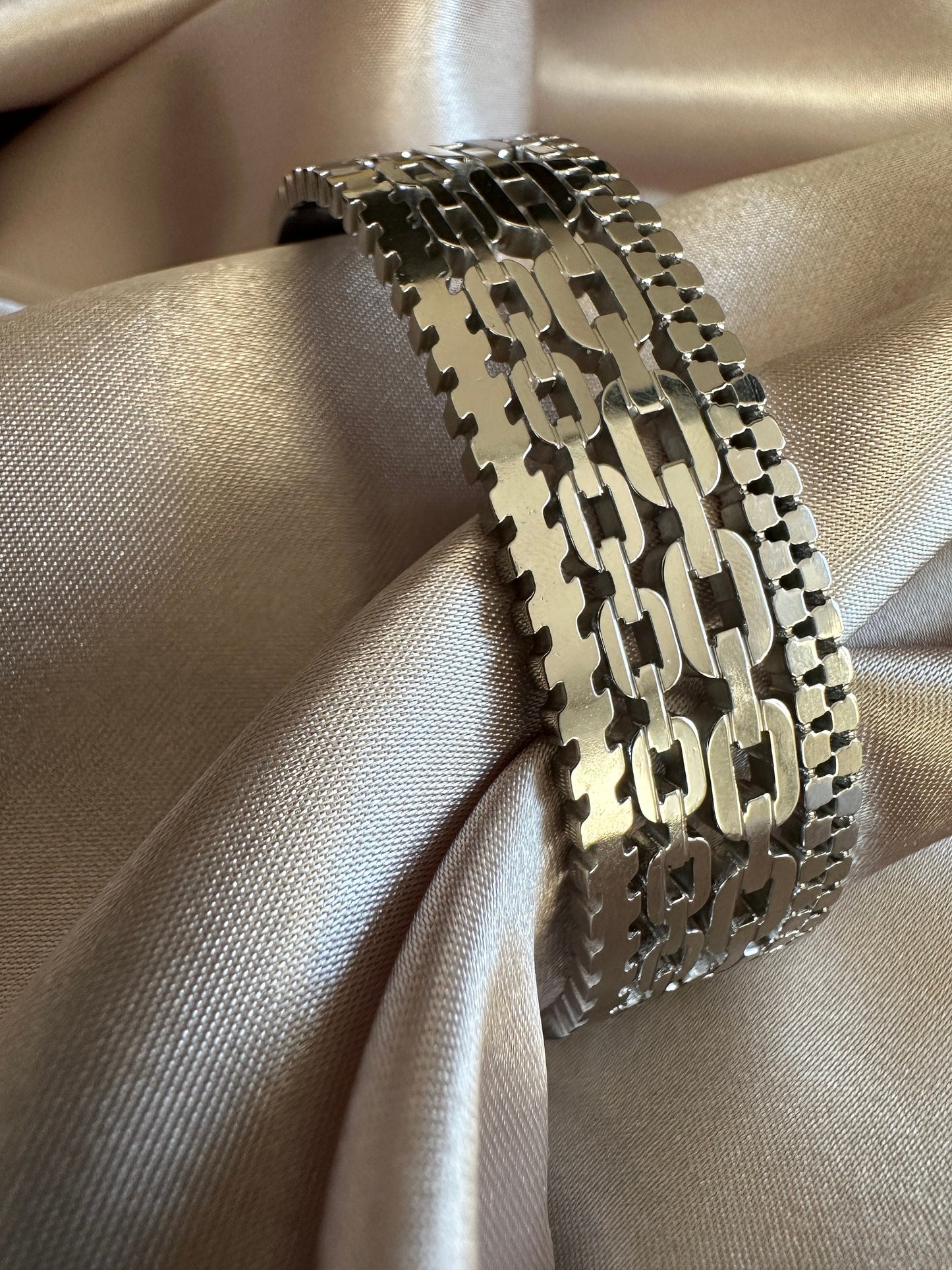 Stainless Steel Chain Bangle: Tarnishproof Silver Bracelet