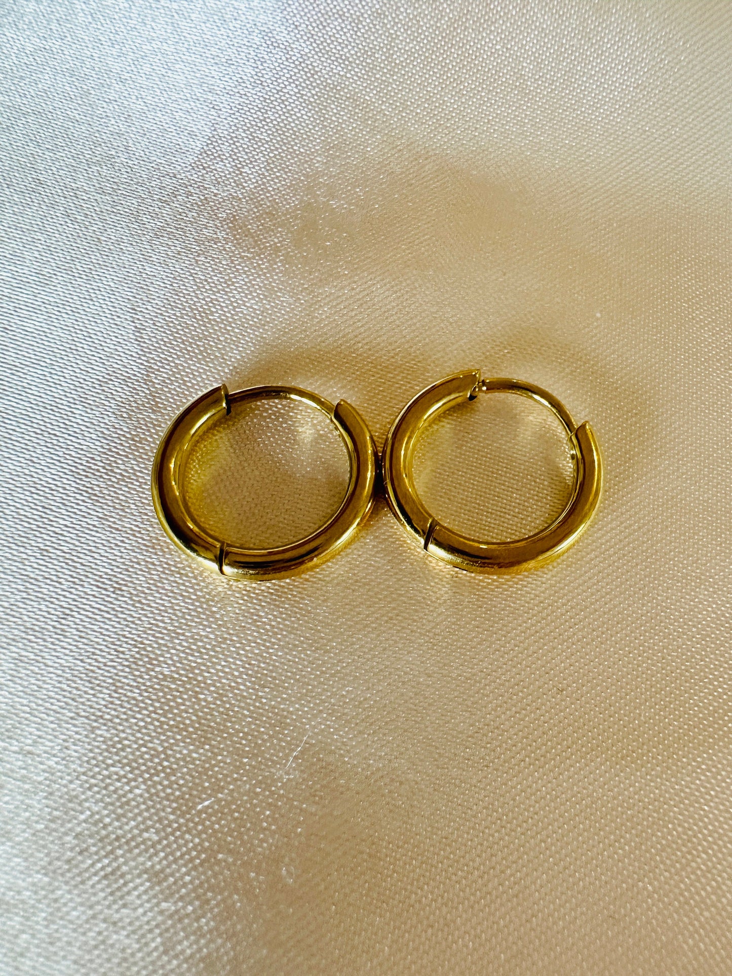 Minimalist Gold Hoop Earrings: 18K Plated Steel, Hypoallergenic