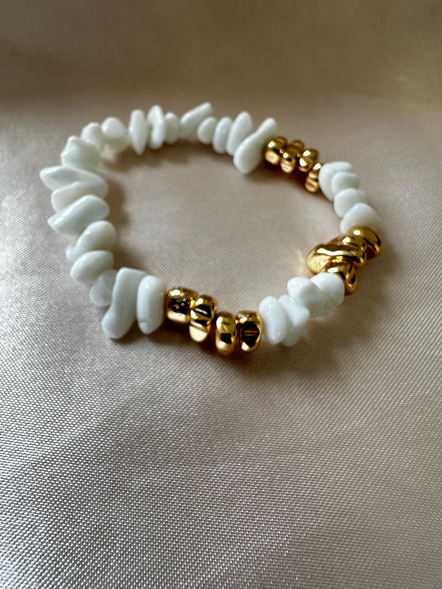 Natural Free Form Hematite and White Aventurine Bracelet – Delicate Handmade Jewelry for Women