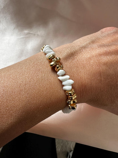 Natural Free Form Hematite and White Aventurine Bracelet – Delicate Handmade Jewelry for Women