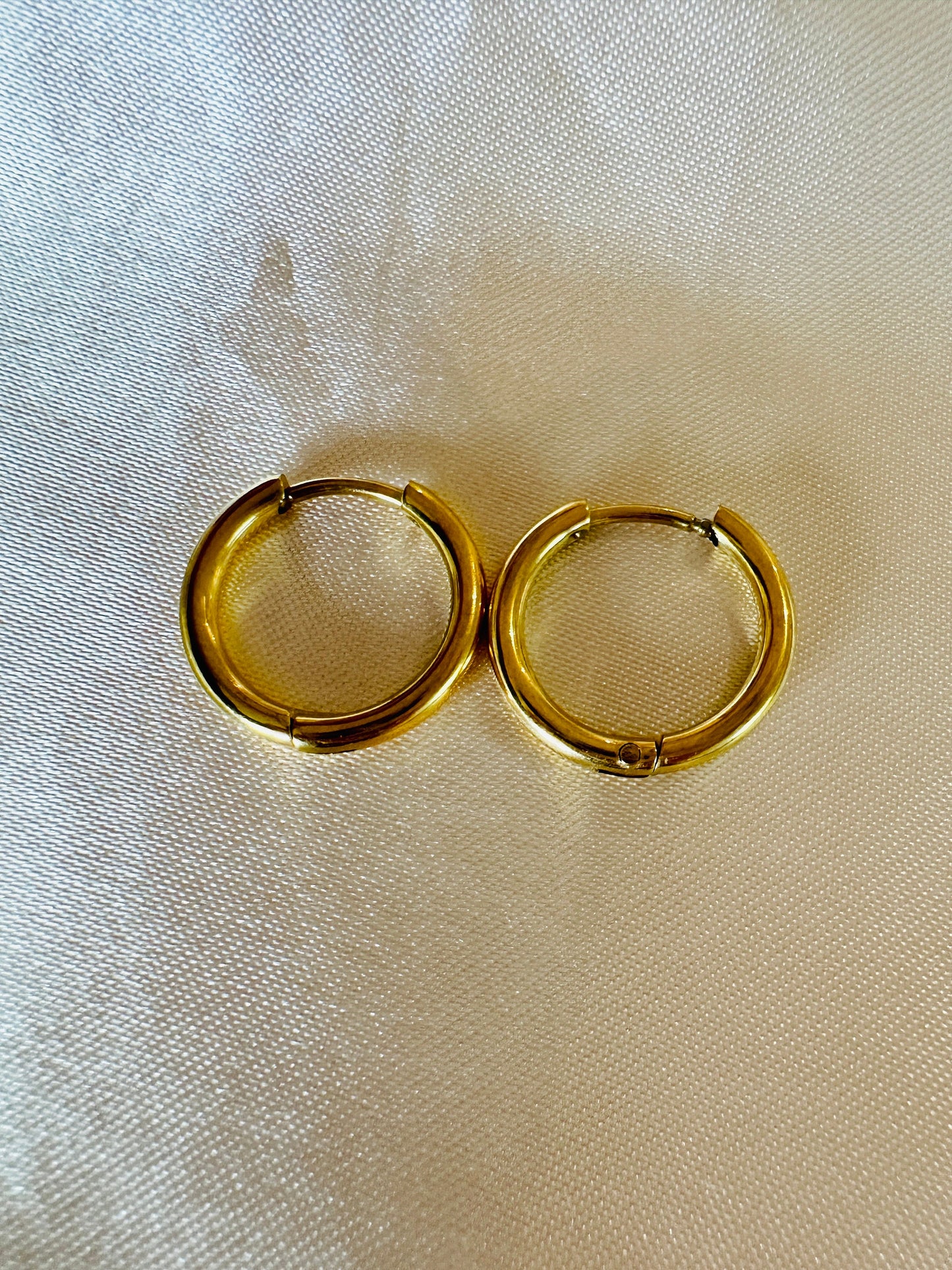 Minimalist Gold Hoop Earrings: 18K Plated Steel, Hypoallergenic