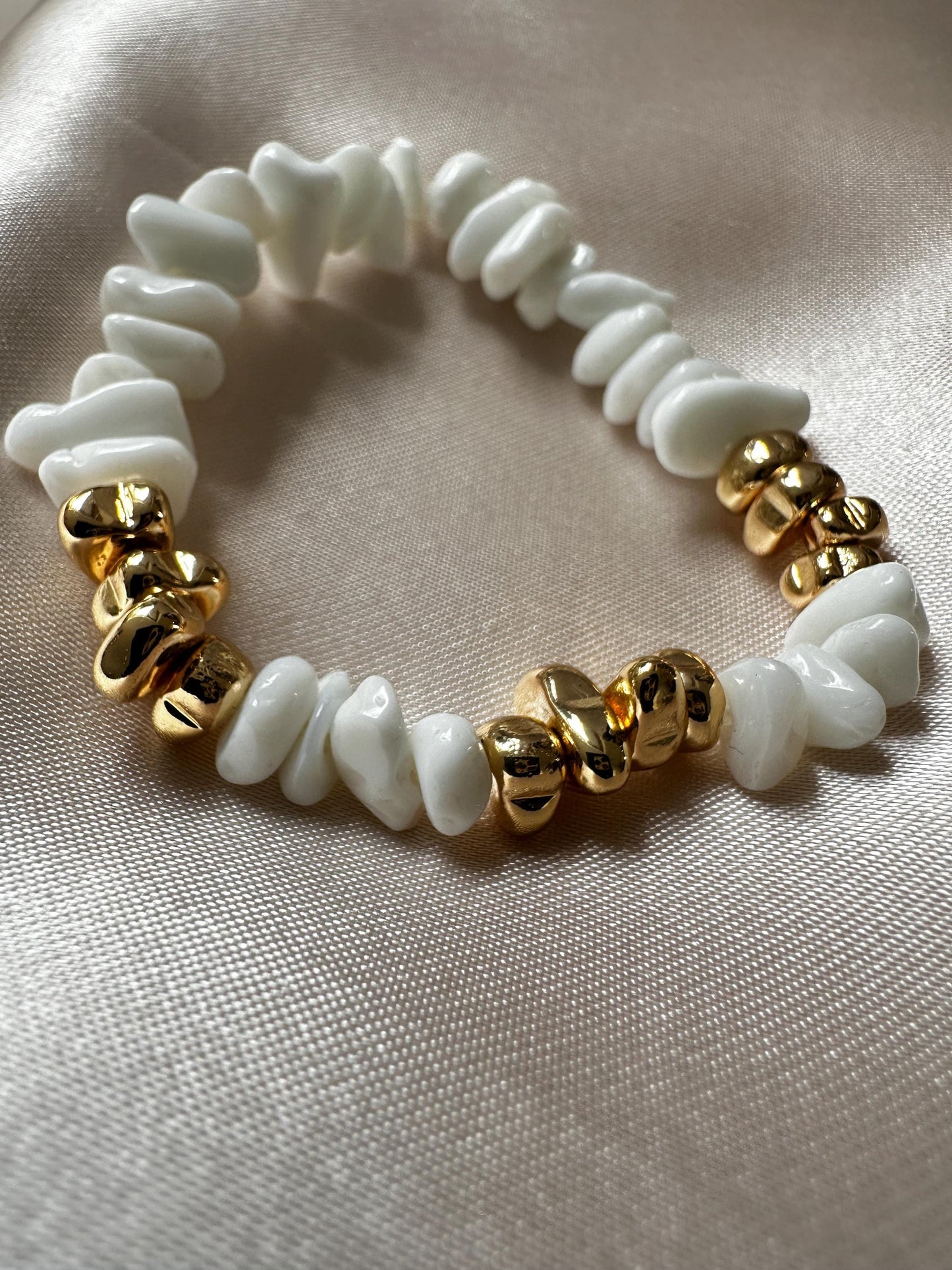 Natural Free Form Hematite and White Aventurine Bracelet – Delicate Handmade Jewelry for Women