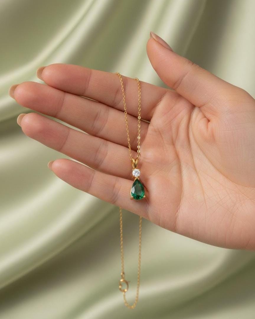 Emerald May Birthstone Necklace in Gold Vermeil - Minimalist Jewelry -