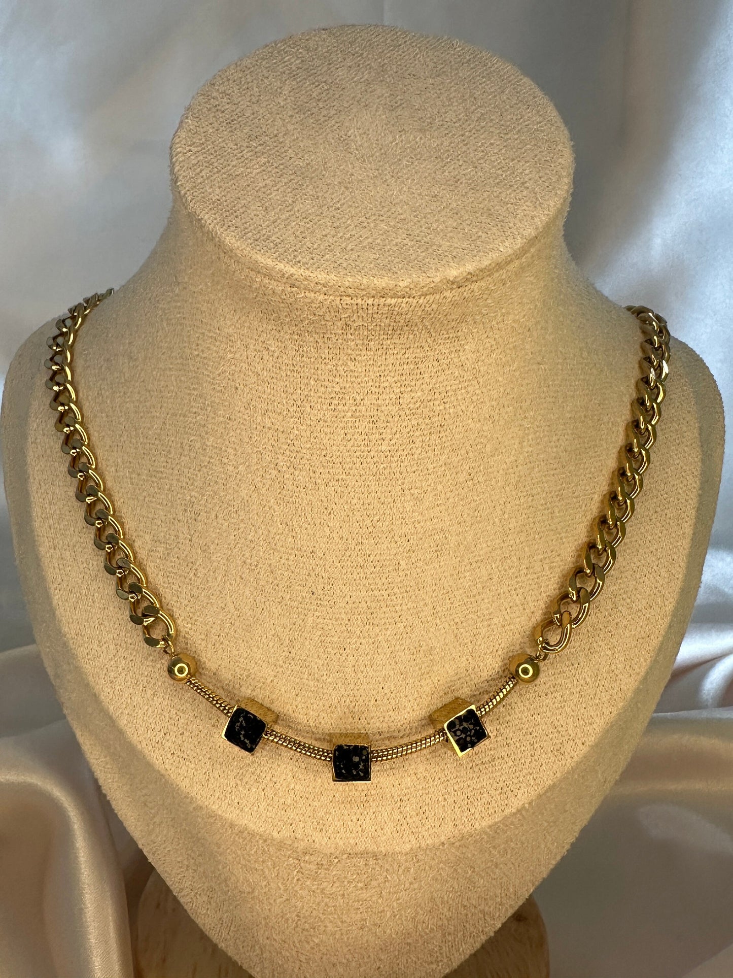 Gold Figaro Chain Necklace: Hypoallergenic Gift for Mom