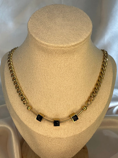 Gold Figaro Chain Necklace: Hypoallergenic Gift for Mom