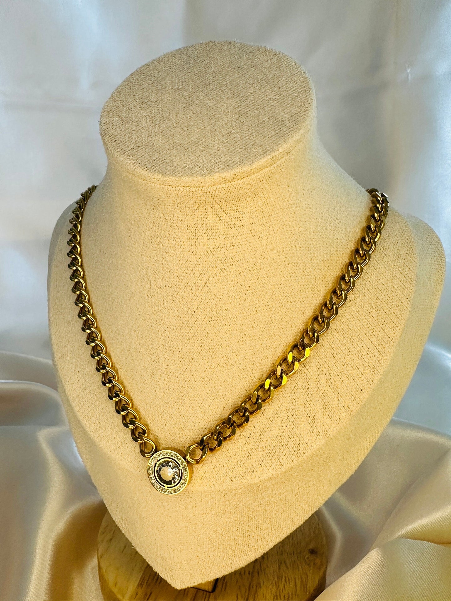 Gold Solitaire Necklace: Hypoallergenic Steel Chain