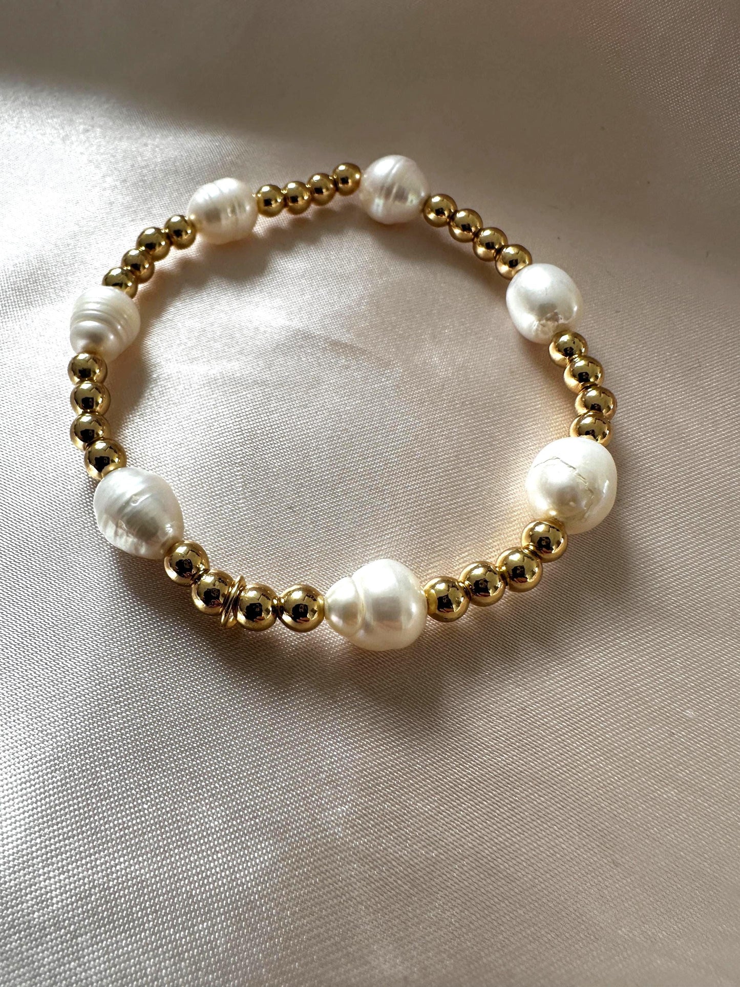 Natural Hematite and Pearl Bracelet – Delicate Handmade Jewelry for Women