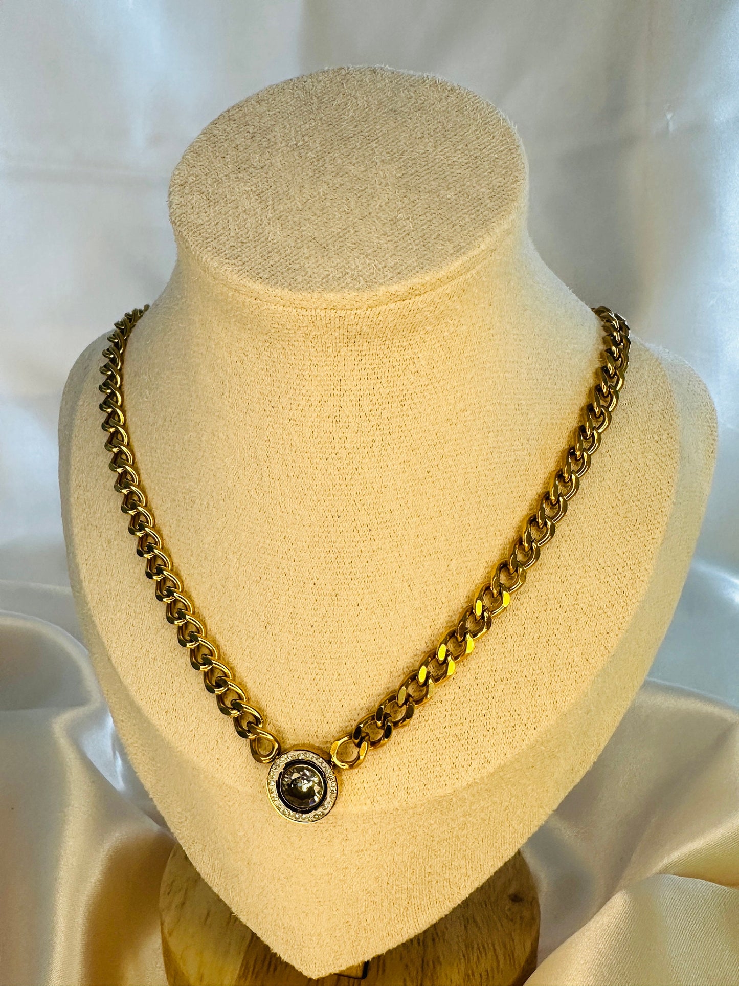 Gold Solitaire Necklace: Hypoallergenic Steel Chain