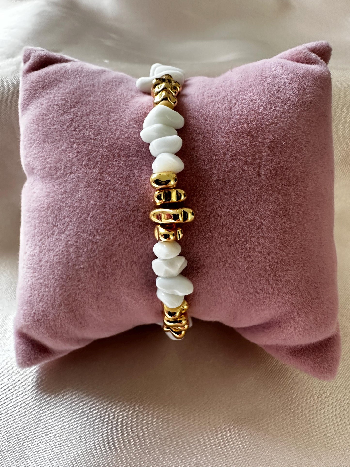 Natural Free Form Hematite and White Aventurine Bracelet – Delicate Handmade Jewelry for Women