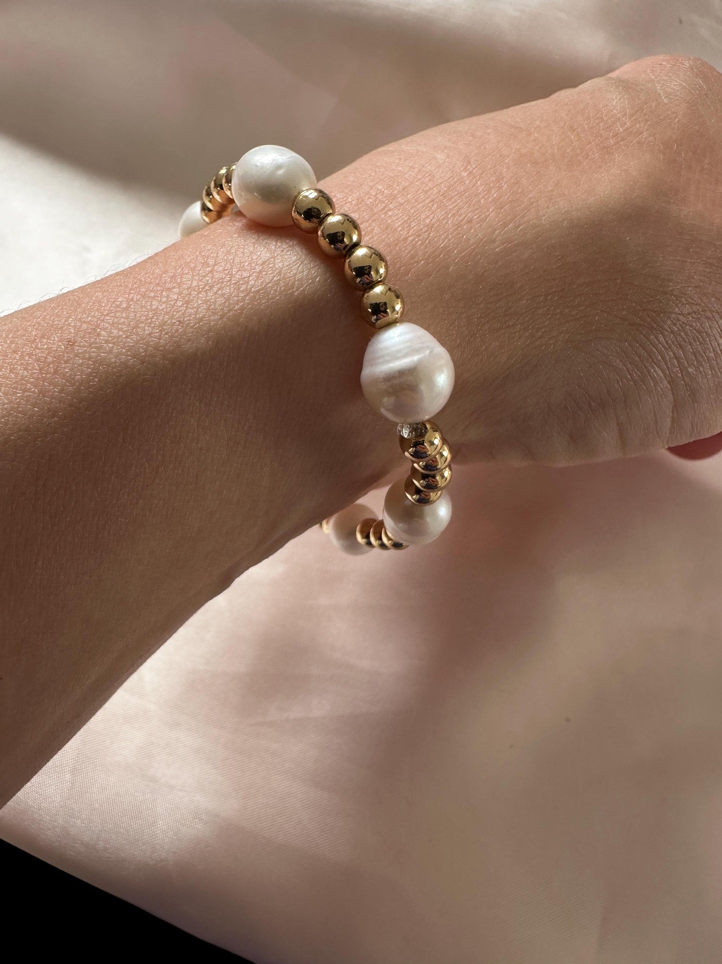 Natural Hematite and Pearl Bracelet – Delicate Handmade Jewelry for Women