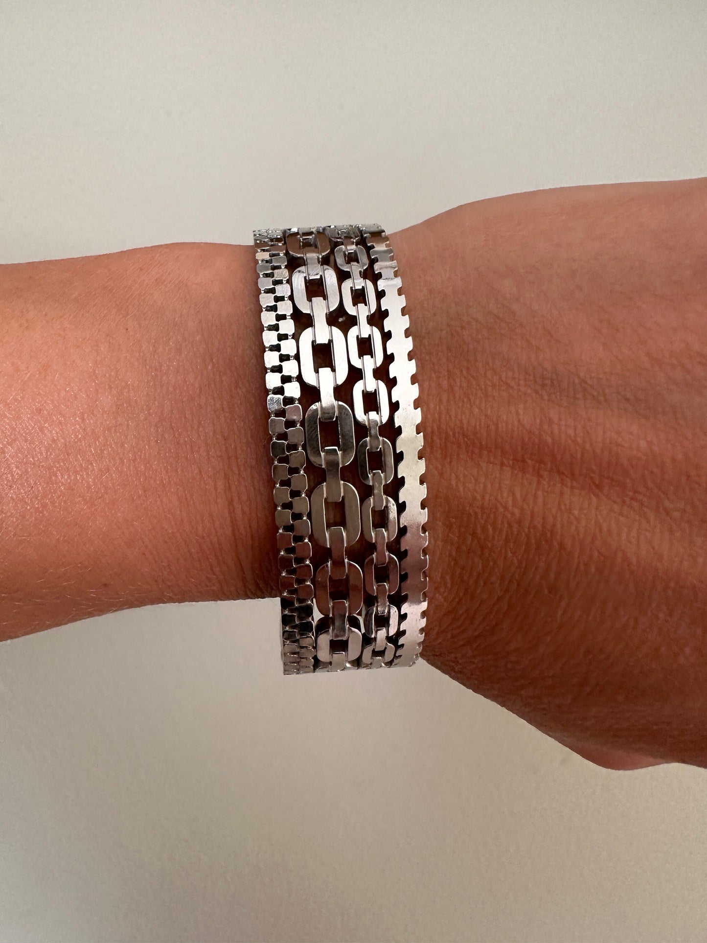 Stainless Steel Chain Bangle: Tarnishproof Silver Bracelet
