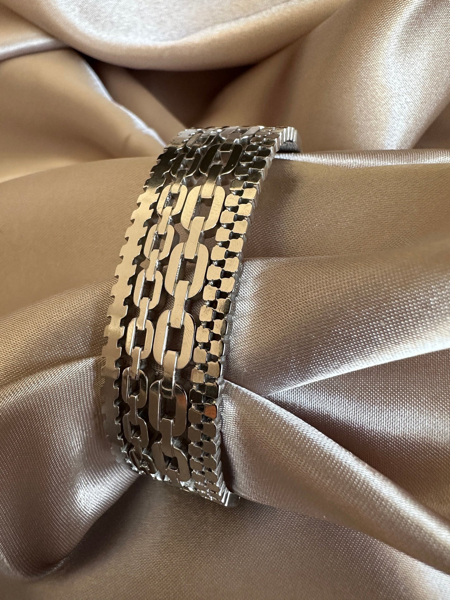 Stainless Steel Chain Bangle: Tarnishproof Silver Bracelet