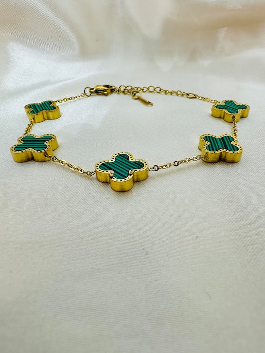 Four Leaf Clover Bracelet Emerald