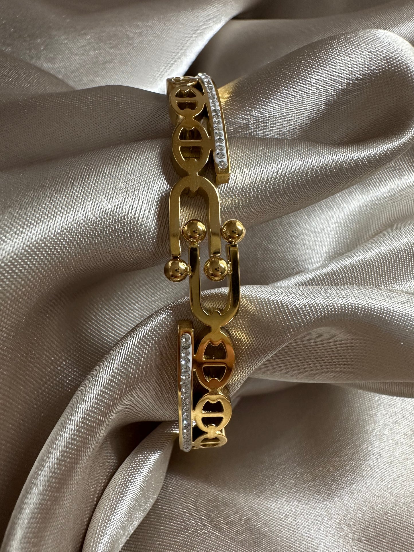 Flavia 18K Gold Bangle