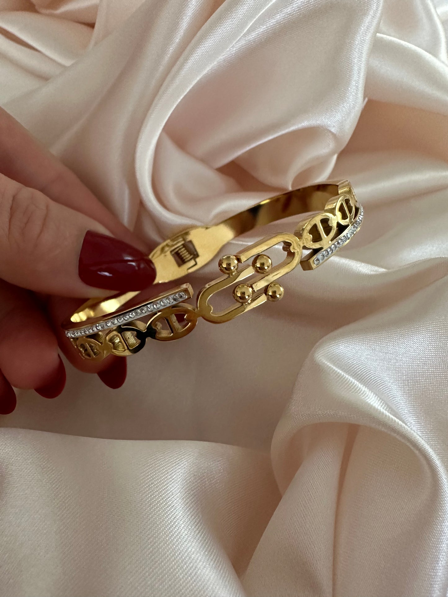 Flavia 18K Gold Bangle