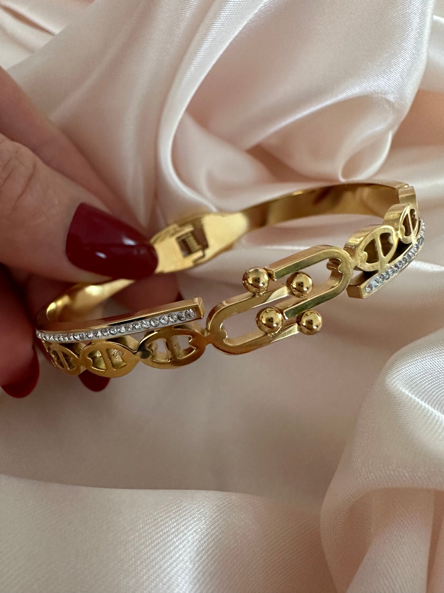 Flavia 18K Gold Bangle