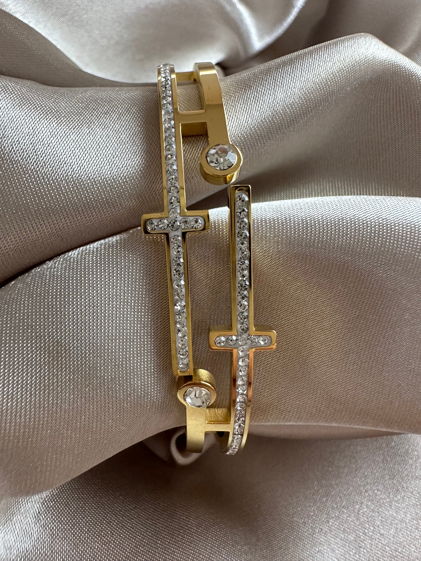 Audrey 18K Gold Bangle